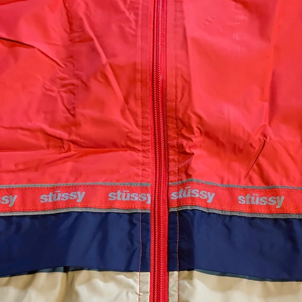 Stussy detail contrast